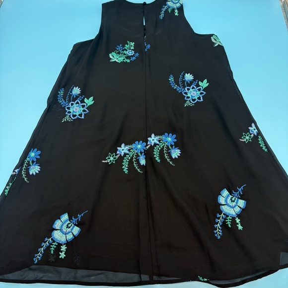 Calvin Klein Shift Knee Length Blue Embroidered Floral Dress Size 12 - Picture 2 of 8